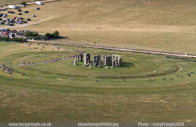 stonehenge0108d.jpg